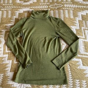 Siskin by Mama Owl Auk Top in Seaweed
